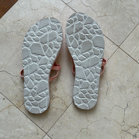 Volcom Pink Easy Breezy LI Flip Flop Sandles - Picture 2 of 6